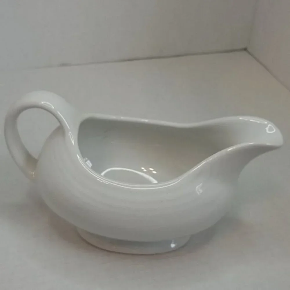 Fiestaware Fiesta CERAMIC Gravy Sauce Boat Dish White CONTAINER 18.5 FL OZ